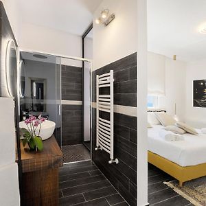 Camera con letto king size